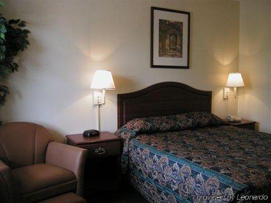Intown Suites Extended Stay Houston Tx - Westchase 객실 사진